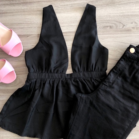 Like-New Deep V Blouse Tank with Fitted Waist - Picture 3 of 8